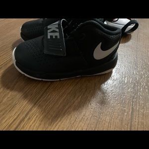 Toddler boy sz 7 Nike